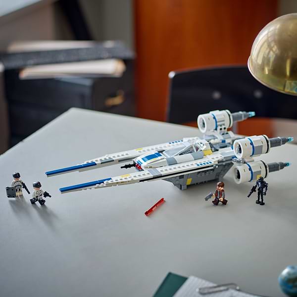 Фото - Конструктор LEGO Star Wars Повстанческий истребитель U-Wing (75399)