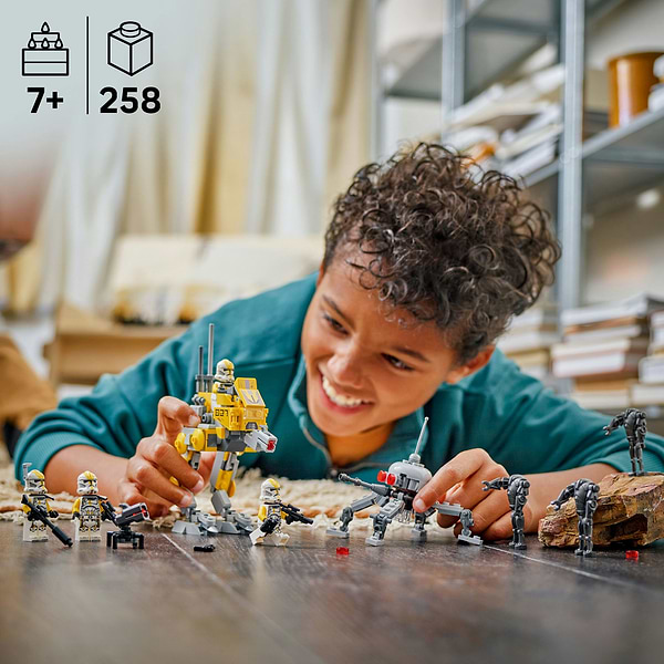 Фото - Конструктор LEGO  Star Wars™ Бойовий загін бійців-клонів 327-го галактичного корпусу (75431)