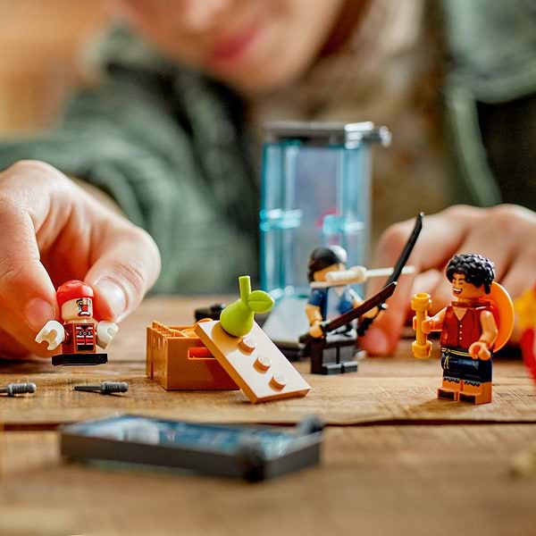 Фото - Конструктор LEGO ONE PIECE Цирковая палатка клоуна Багги (75637)