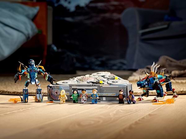 Фото - Уцінка - Конструктор LEGO Super Heroes Marvel Зліт Домо (76156)