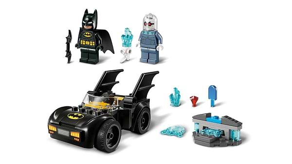 Фото - Конструктор LEGO DC Batman Бетмен і Бетмобіль проти містера Фріза (76301)