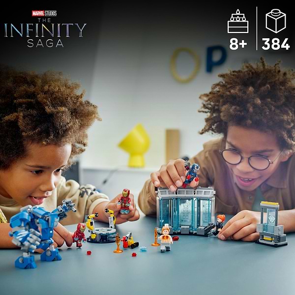 Фото - Конструктор LEGO Marvel  Лабораторія Залізної Людини: зал обладунків (76315)