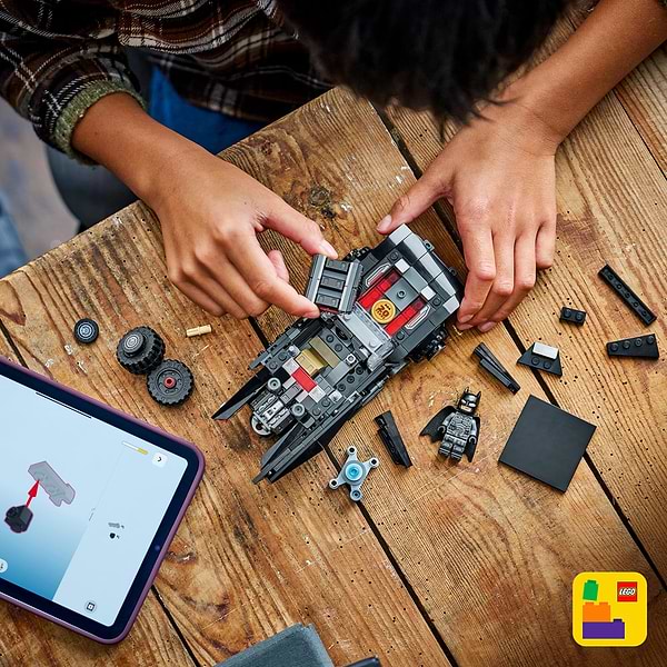 Фото - Конструктор LEGO Super Heroes Бэтмен: Бэтмобиль (76332)
