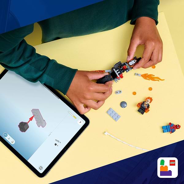 Фото - Конструктор LEGO Super Heroes Marvel Человек-паук vs. Призрачный гонщик на мотоцикле (76335)