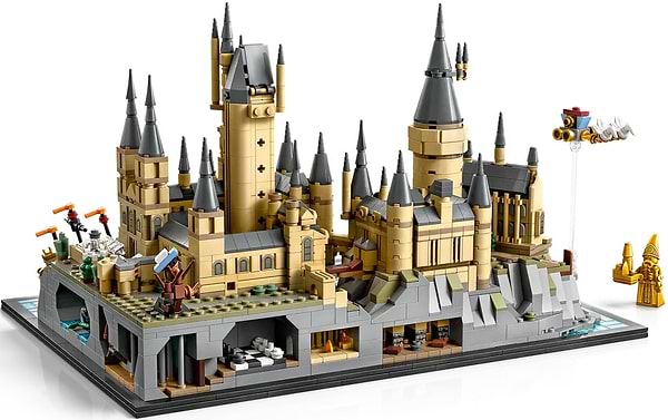 Фото - Конструктор LEGO Harry Potter™ Замок и территория Хогвартса (76419)