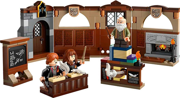 Фото - Конструктор LEGO Harry Potter Замок Гоґвортс™: урок чарів (76442)