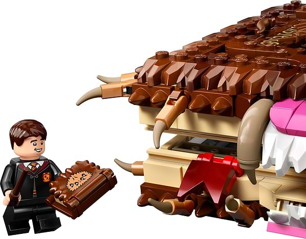 Фото - Конструктор LEGO Harry Potter Куслива Жахлива книга жахіть (76449)