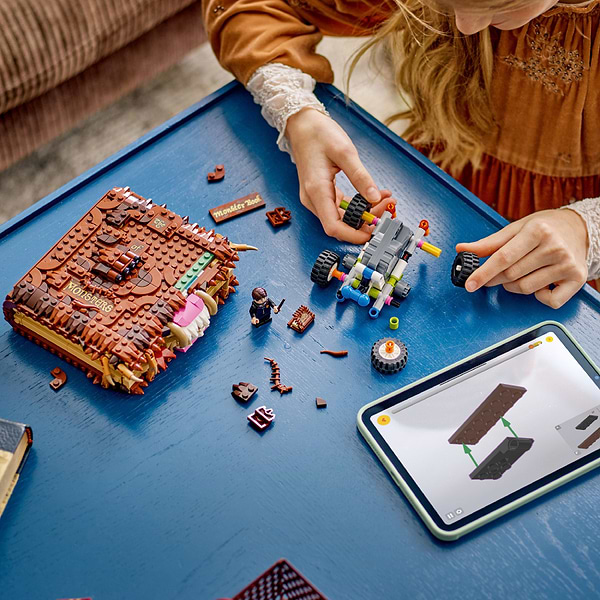 Фото - Конструктор LEGO Harry Potter Куслива Жахлива книга жахіть (76449)