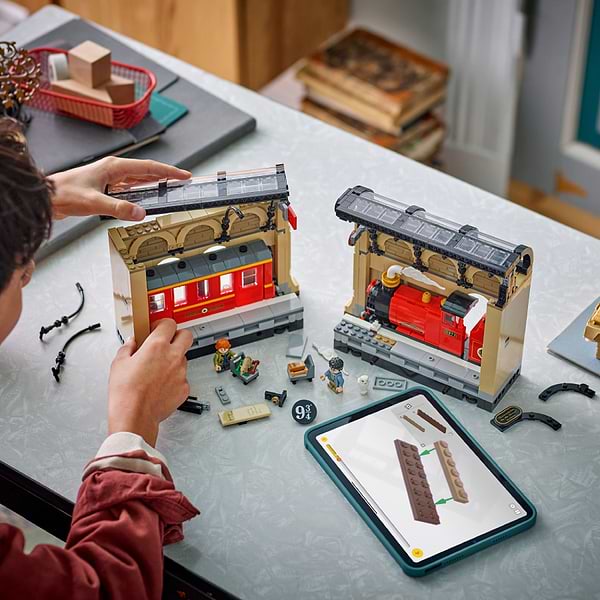 Фото - Конструктор LEGO Harry Potter Бук нук: Хогвартский экспресс (76450)