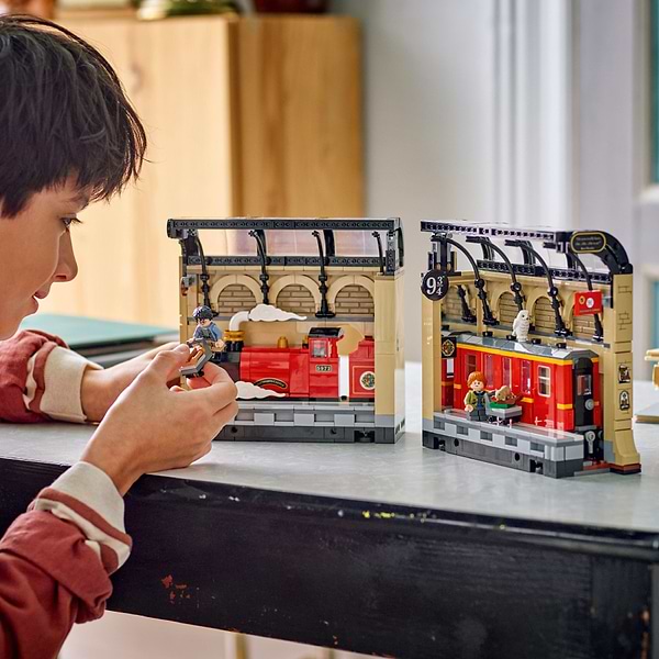 Фото - Конструктор LEGO Harry Potter Бук нук: Хогвартский экспресс (76450)