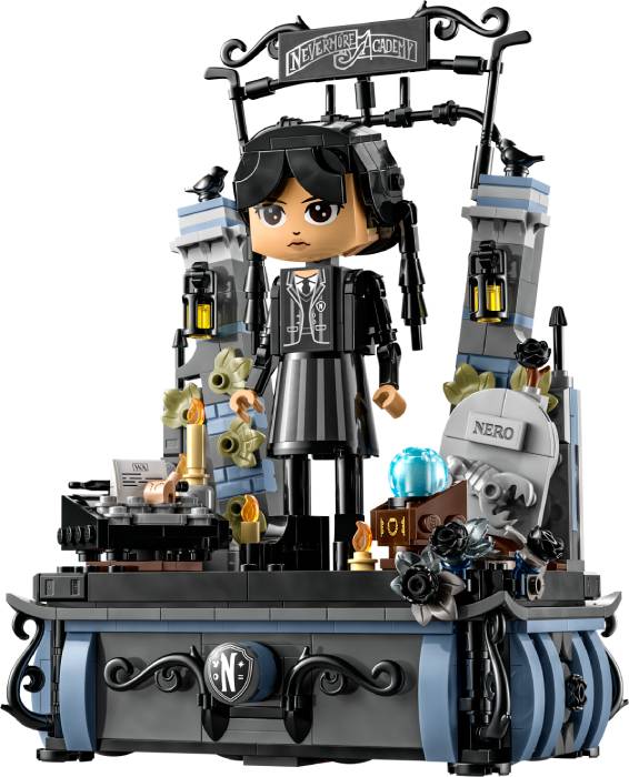 Фото - Конструктор LEGO Wednesday Фигурка Венздей Аддамс (76780)