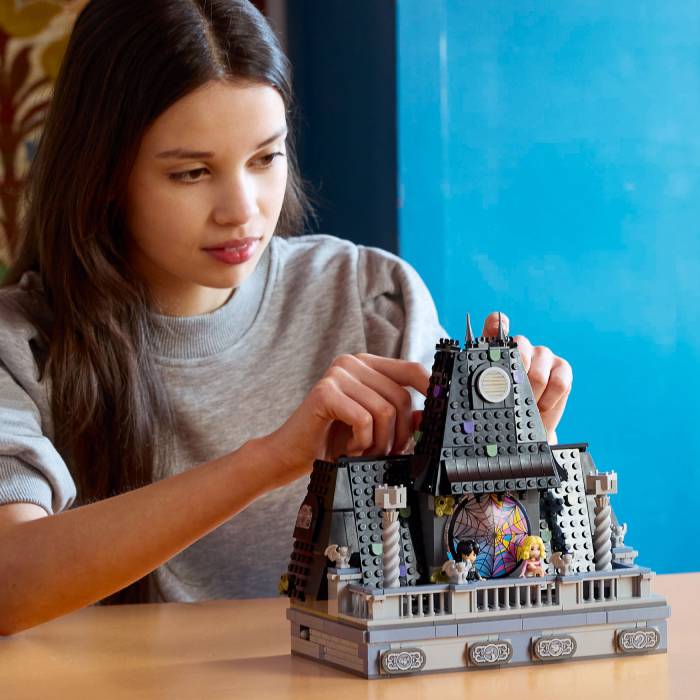 Фото - Конструктор LEGO Wednesday Комната Венздей и Энид (76781)