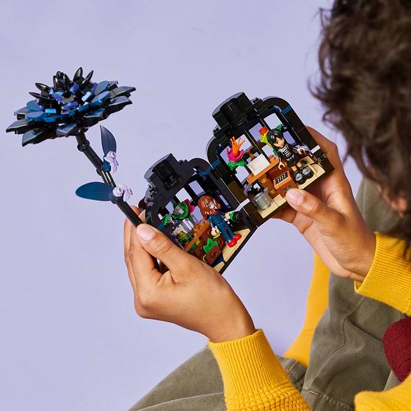 Фото - Конструктор LEGO Wednesday Квітка чорної жоржини (76784)