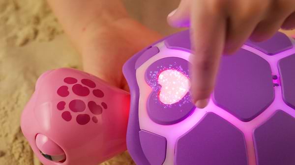 Фото - Интерактивная игрушка Silverlit Спаси Черепаху розовая (88634)