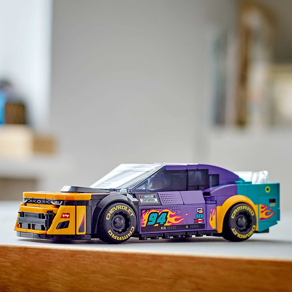 Фото - Конструктор LEGO Speed Champions NASCAR® Next Gen Шевроле Camaro ZL1 (76935)
