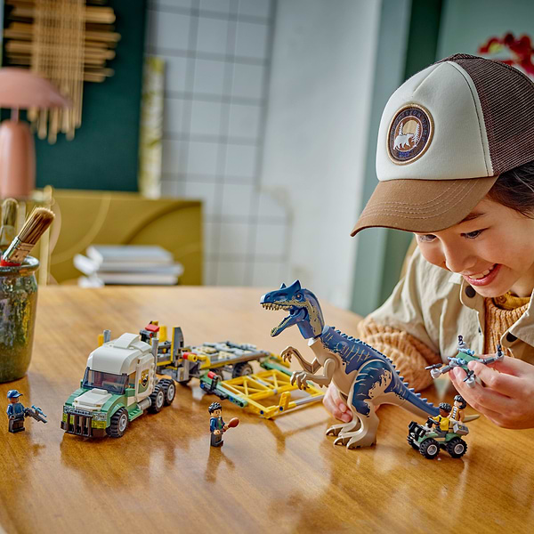 Фото - Конструктор LEGO Jurassic World Місії динозаврів: Вантажівка для перевезення алозавра (76966)