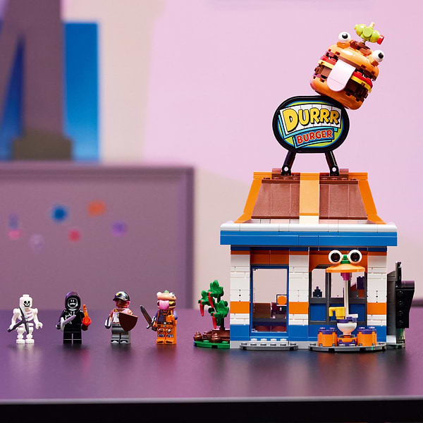 Фото - Конструктор LEGO Fortnite Durrr Burger ресторан (77076)