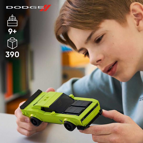 Фото - Конструктор LEGO  Speed Champions Спортивный автомобиль Dodge Challenger SRT Hellcat (77237)