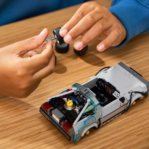 Фото - Конструктор LEGO Speed Champions Хроноворот из фильма «Назад в будущее» (77256)