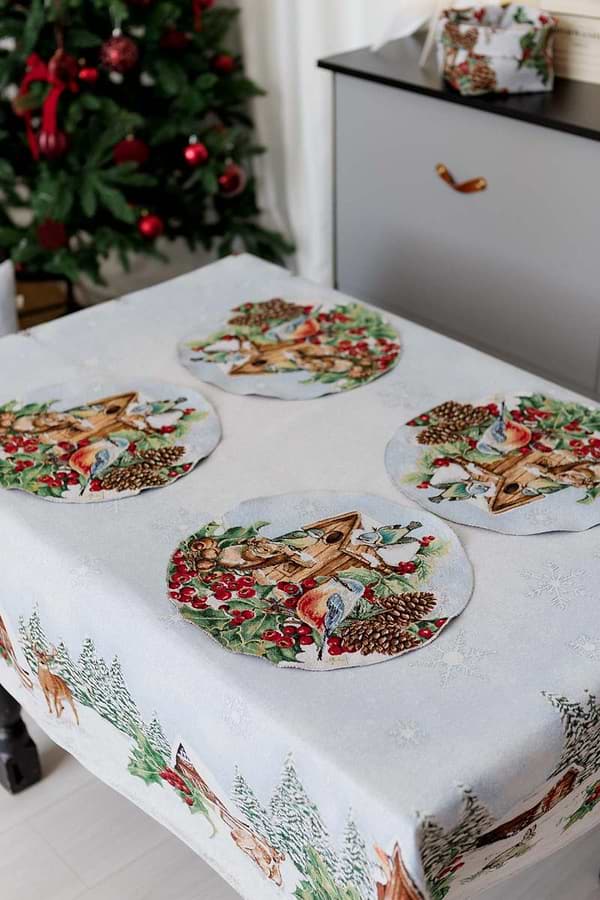 Фото - Скатертина прямокутна Прованс Новорічна гобеленова Squirrel 135х140 см (041753)