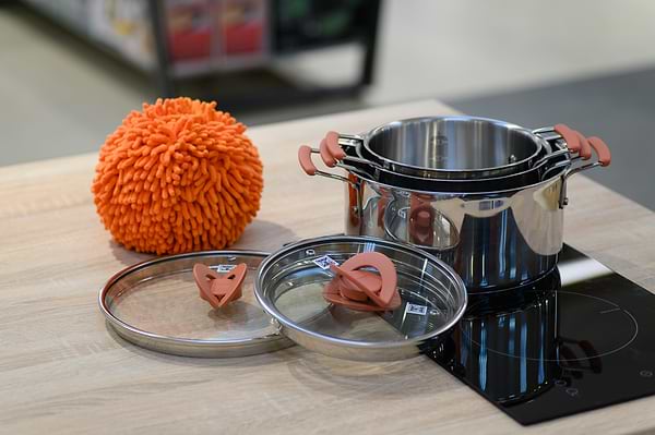 Фото - Набір посуду Tefal G720S674 OPTI'SPACE 6 пр (кастр. 18/20/24 см)