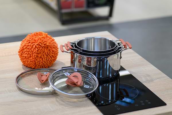 Фото - Набір посуду Tefal G720S674 OPTI'SPACE 6 пр (кастр. 18/20/24 см)