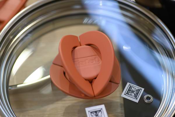 Фото - Набір посуду Tefal G720S674 OPTI'SPACE 6 пр (кастр. 18/20/24 см)