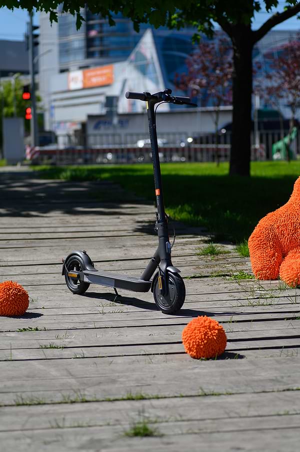 Фото - Електросамокат Xiaomi Mi Electric Scooter Essential Black (DDHBC08NEB)