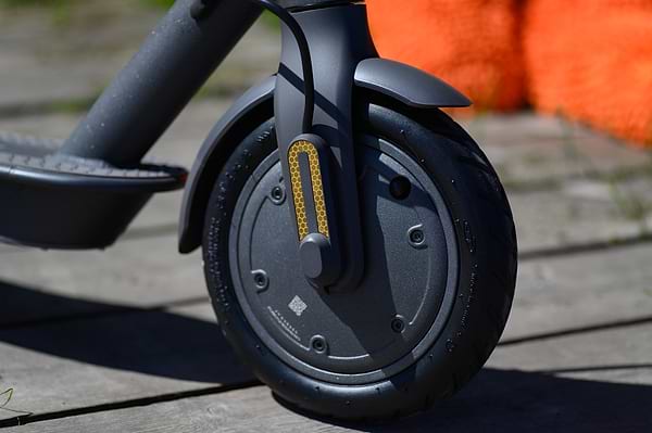 Фото - Електросамокат Xiaomi Mi Electric Scooter Essential Black (DDHBC08NEB)