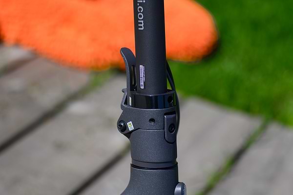 Фото - Електросамокат Xiaomi Mi Electric Scooter Essential Black (DDHBC08NEB)