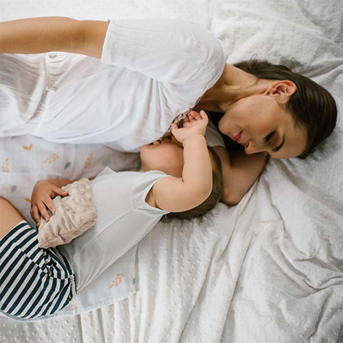 Фото - Сухая грелка для малыша BabyOno из косточек вишни и ароматом лаванды Бежевый (796/05)