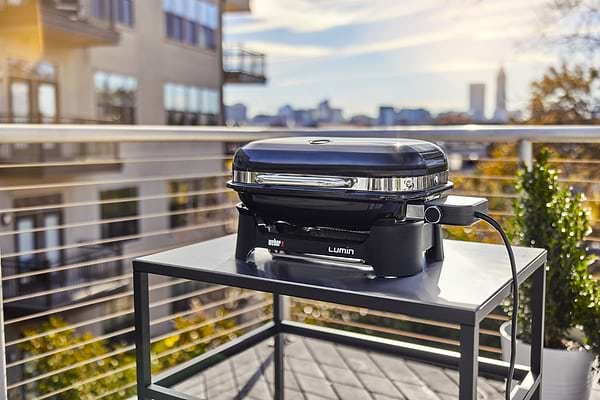 Фото - Гриль-барбекю електричний Weber Lumin Compact 1000 Black (91010979)