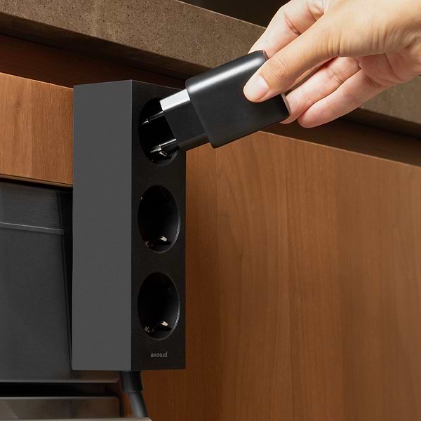 Фото - Сетевой фильтр Proove Magnet Strip (3xAC) 1.6m Black (PSMS25000001)