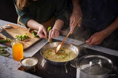 Фото - Сковорода універсальна Fiskars All Steel Pure 28 см (1065628)