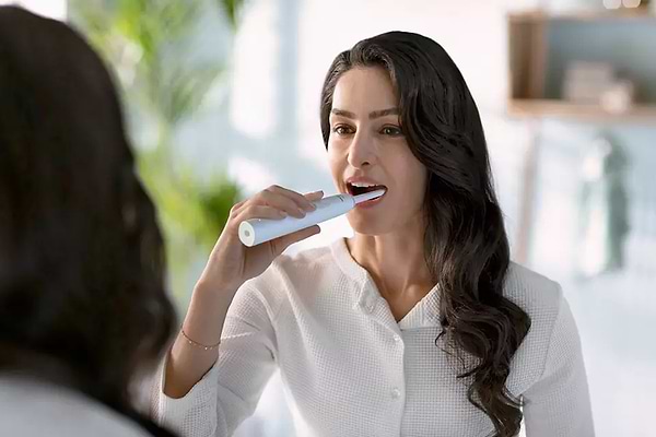 Фото - Зубна щітка електрична Philips Sonicare (HX3673/13)