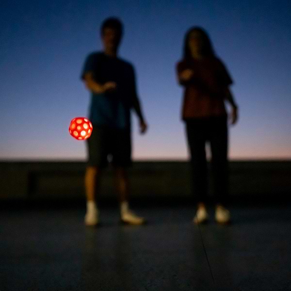 Фото - Ігровий м’яч Waboba ball 331C04_A LED RED (840001933101)