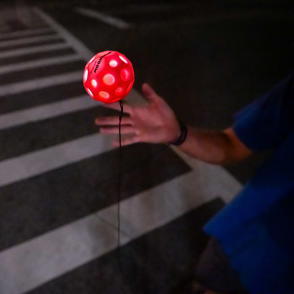 Фото - Ігровий м’яч Waboba ball 331C04_A LED RED (840001933101)