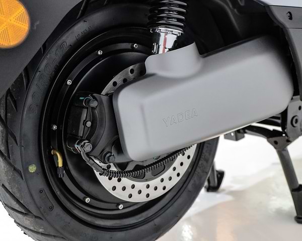 Фото - Електроскутер YADEA E8S White