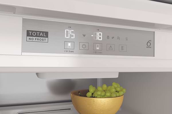 Фото - Холодильник встраиваемый Whirlpool WHC20T593P