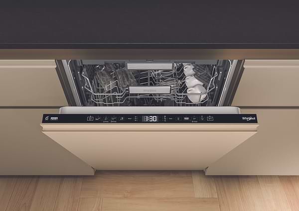 Фото - Посудомийна машина вбудована Whirlpool W7IHT58T