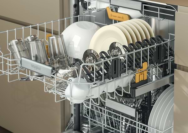 Фото - Посудомийна машина вбудована Whirlpool W8IHF58TU
