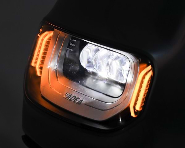 Фото - Електроскутер YADEA E8S White