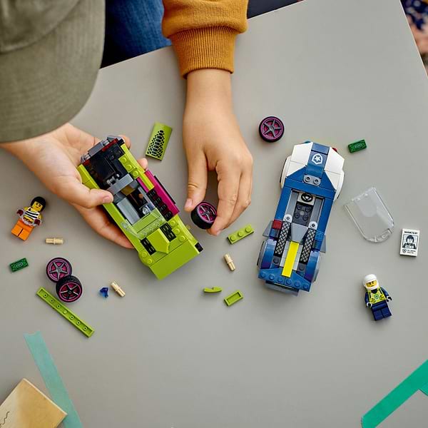 Фото - Конструктор LEGO City Переслідування маслкара на поліцейському автомобілі (60415)