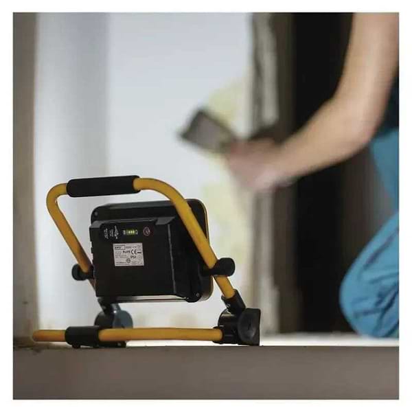 Фото - Світлодіодний прожектор EMOS ZS2822 20W 2000Lm 6500K Li-Ion 6600 mAг IP54