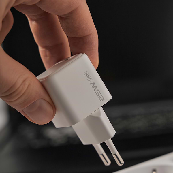 Фото - Сетевое зарядное устройство Proove Pocket GaN 25W (Type-C) white (WCPG25010202)