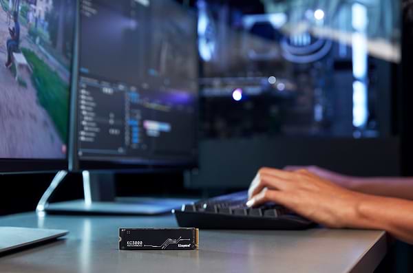 Фото - SSD-накопитель внутренний Kingston KC3000 4096GB M.2 2280 PCIe 4.0 x4 NVMe 3D TLC (SKC3000D/4096G)