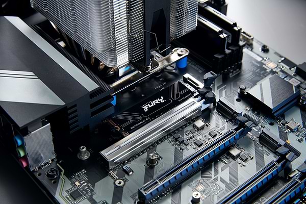 Фото - SSD-накопитель внутренний Kingston M.2 8TB PCIe 5.0 FURY Renegade (SFYR2D/8T1)