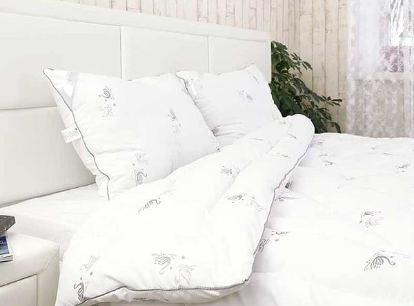 Фото - Набор одеяло полуторное + подушка Руно 140х205 + 50х70 (924.52_Silver Swan)