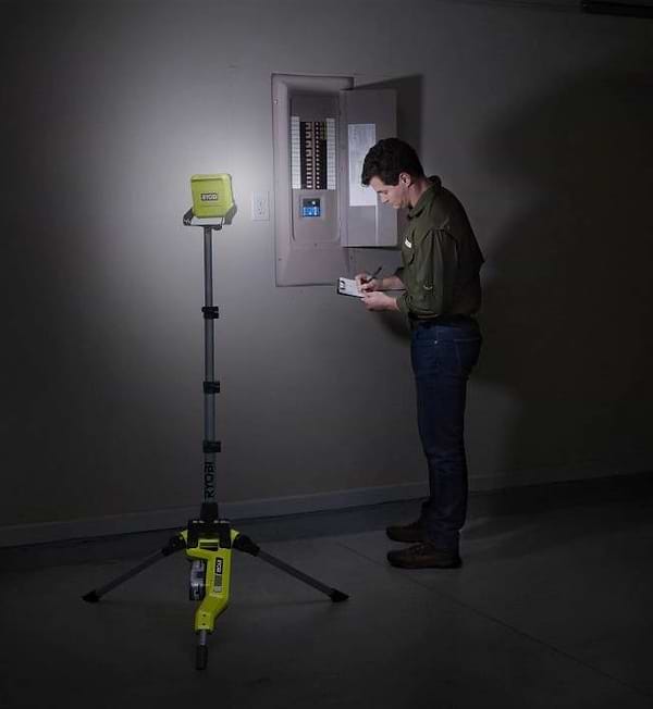 Фото - Светодиодный прожектор Ryobi 9405423100