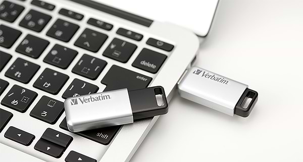 Фото - Флеш USB Verbatim Secure Pro with 256 AES -16 ГБ (98664)